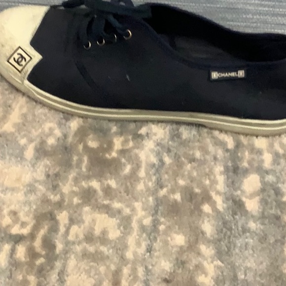 Authentic Chanel sneaker. Navy with cc logo size 10 - Picture 3 of 4